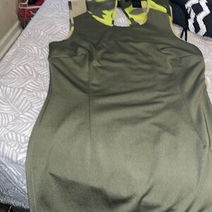 Women’s dress size L